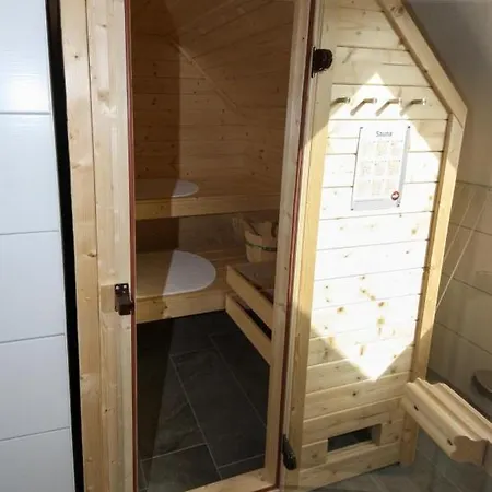 K 96 Og - Charmante Ferienwohnung Mit Badewanne Und Sauna In Roebel Mueritz Marienfelde